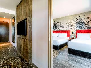 Deluxe Room with 1 double bed and 1 single bed