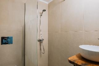 Suru Hotel