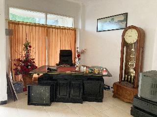 Lee Dug Tretes Residence
