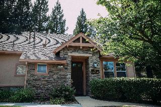 Gateway Hotel & Golf Bungalows Trademark byWyndham