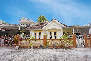 OYO 90998 Wisma Pinggir