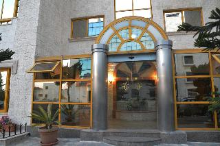 Capri Hotel Suites