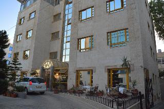 Capri Hotel Suites