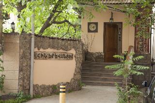 Hin Yerevantsi Hotel