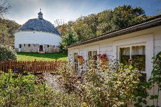 Round Barn Farm B & B Event Center