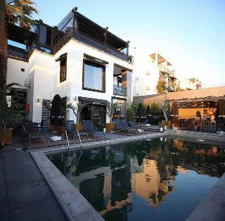 Art & Interiors Boutique Hotel