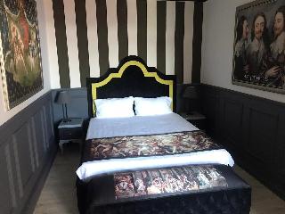 Art & Interiors Boutique Hotel