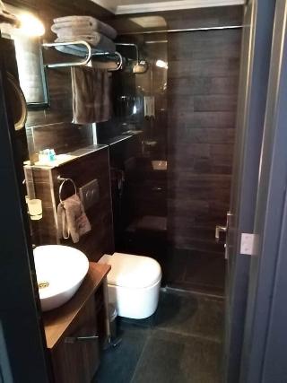 Art & Interiors Boutique Hotel