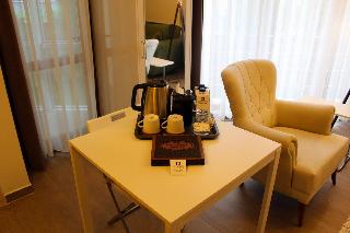 12 Rooms Boutique Hotel