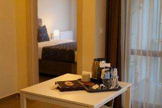 12 Rooms Boutique Hotel
