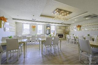 Real House Boutique Hotel