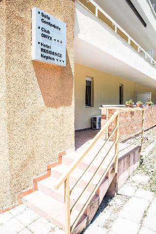 Club Onix Apartments