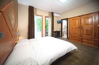 Room Room