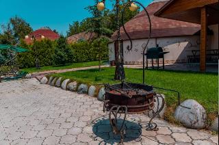 Golden Dragon Villa Hotel