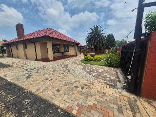 Ithonsi Guesthouse