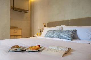 Grand King Suite