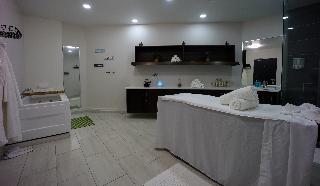 Comfort Inn & Suites Tobago