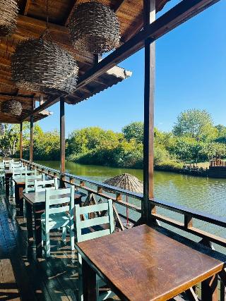 Sweet Home River Hotel