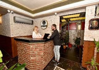 Royal Garden Suite Hotel