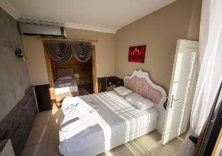 Royal Garden Suite Hotel