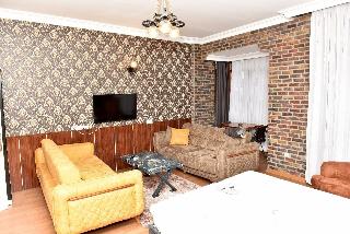 Royal Garden Suite Hotel