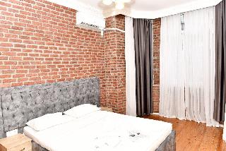 Royal Garden Suite Hotel