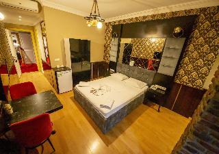 Royal Garden Suite Hotel