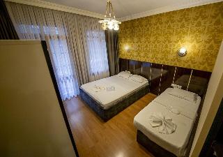 Royal Garden Suite Hotel