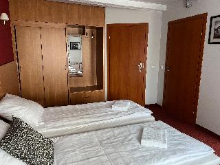 Room Room