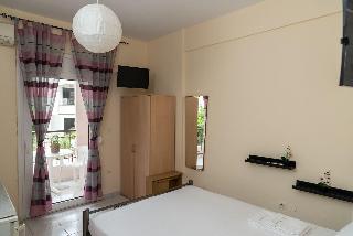 Chris Apartments