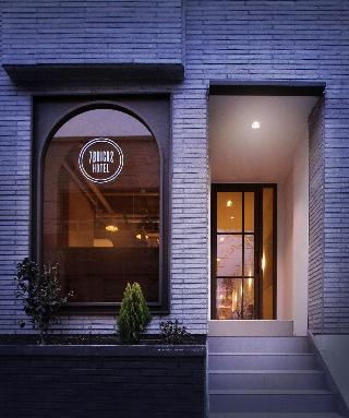 Seven Bricks Hotel