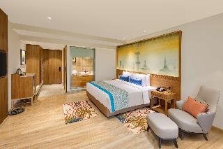 Bellevue Sarovar Portico