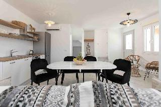 Cosmos Boutique Hotel