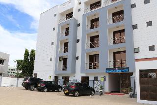 Queens Court Hotel