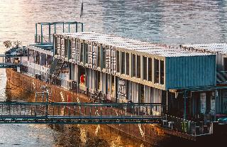 Sundeck Botel