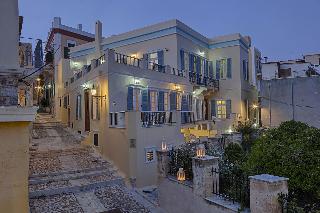 Antouanetta Apartments