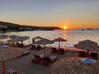 Kavos Bay Seafront Hotel