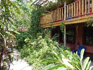 La Iguana Perdida Hostel