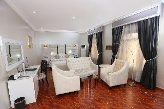 The Wells Carlton Hotel And Apartments