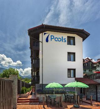 7 Pools Spa Apartments
