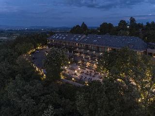 The Lynx Mountain Resort