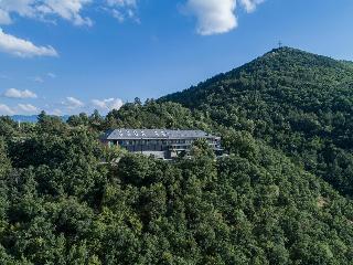 The Lynx Mountain Resort