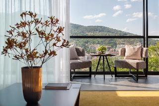 The Lynx Mountain Resort