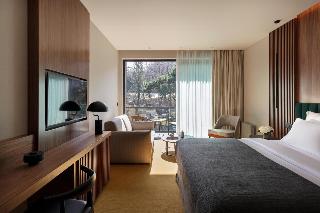 The Lynx Mountain Resort