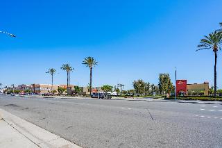 Tradewinds Motel