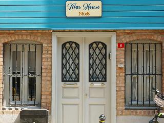 Tilas House No8