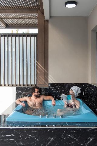 Xsuites