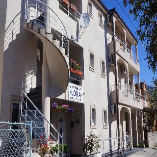 Apartments Lora