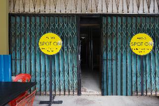 Spot On 91343 Kartika Guest House Syariah