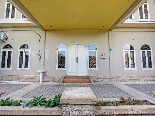 Oyo 91739 Ayu Bypass Mansion